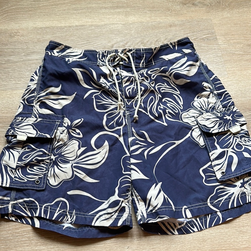 Men’s swimming trunks